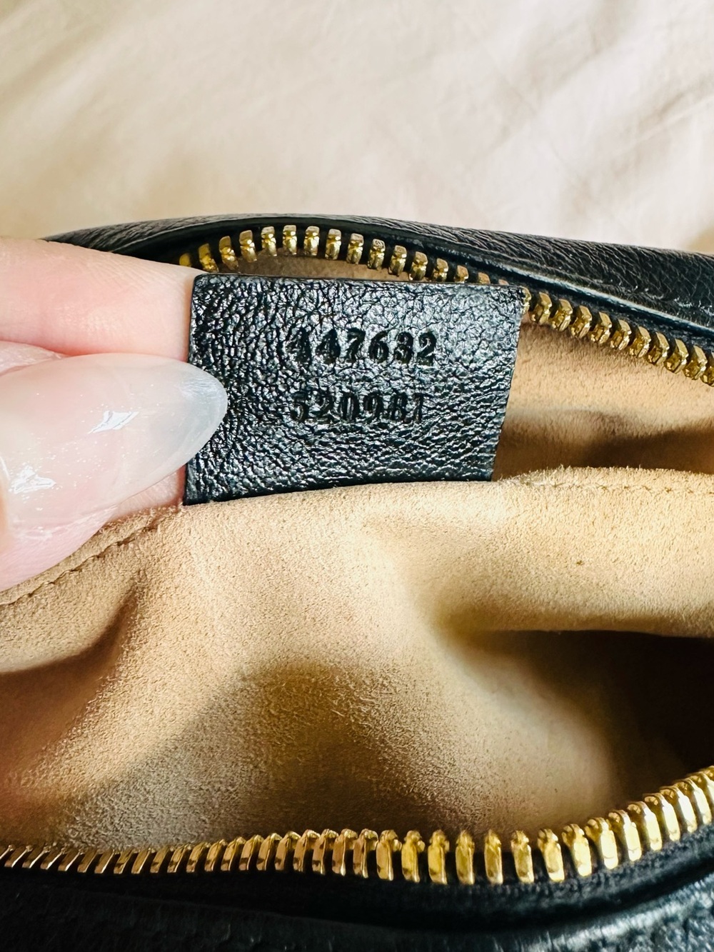 Gucci Marmont GG Supreme Crossbody - black/beige & gold hardware 100% Authentic - Picture 9 of 11